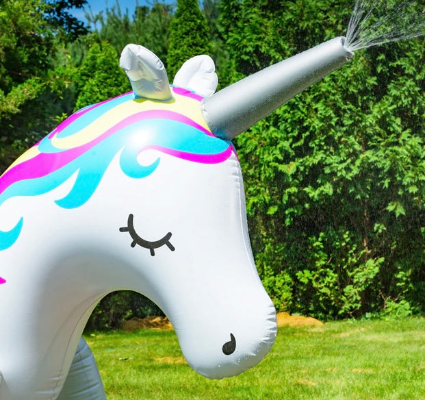 Unicornio Yard Sprinkler